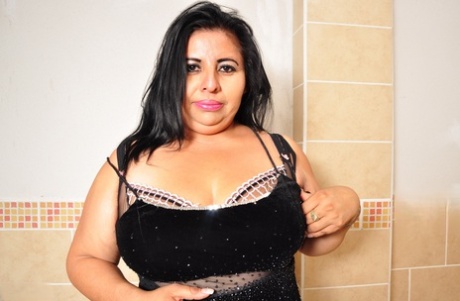 chubby mature latina erotic pics