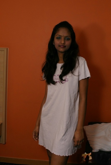 indian teen top image