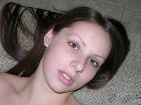 Zoe Rae naked model images