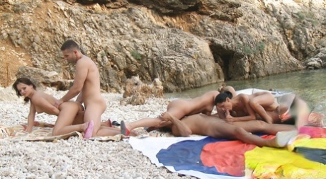 seks na plaži besplatna gola slika