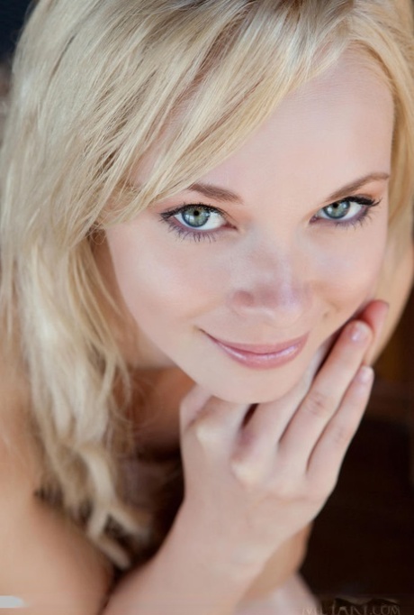 pretty face beautiful nude gallery