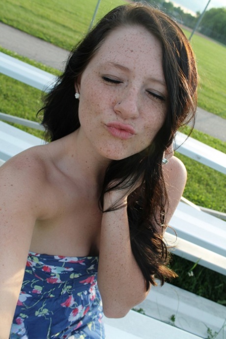 Freckles 18 naked model pictures