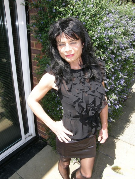 crossdresser free naked photos