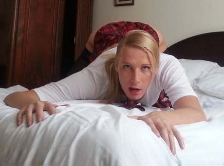 Red Vex sex model photo