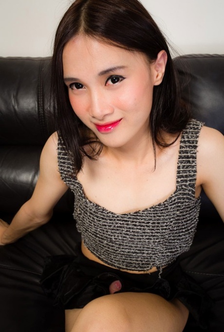 Ladyboy Pooh pornstar nude pics