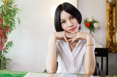 ladyboy solo hot gallery