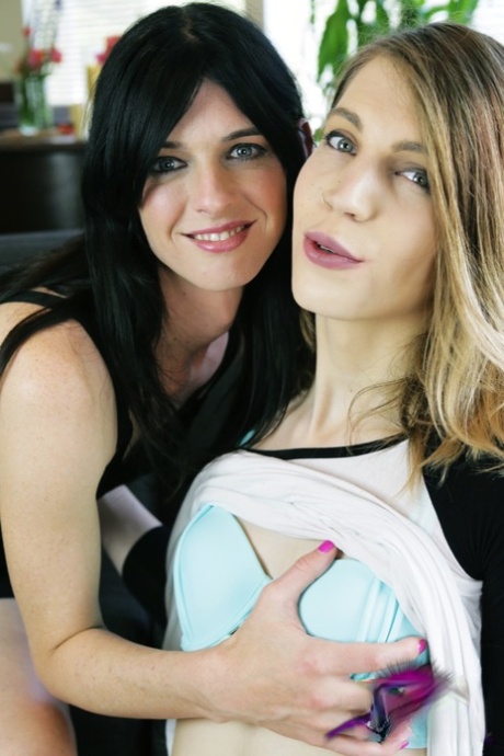 Mandy Mitchell adult model images