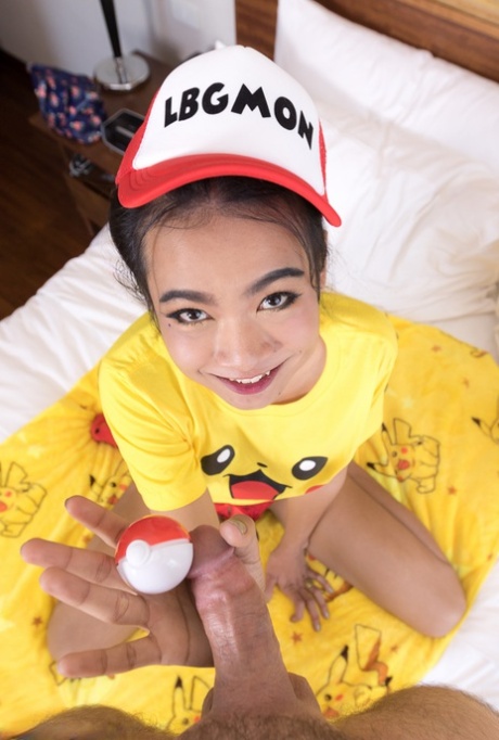 Ladyboy Yoyo top model photo