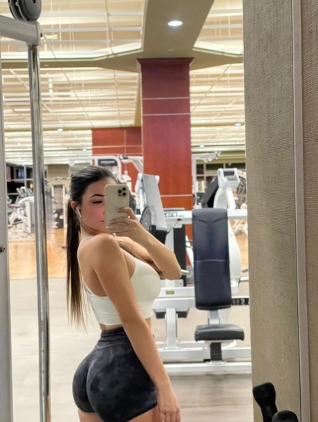 selfi v ogledalu vroč seks arhiv