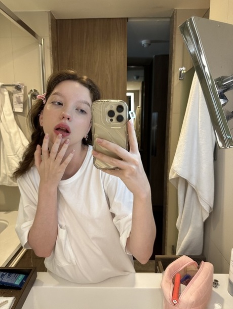 tynd brunette teenager eksklusiv sex kollektion