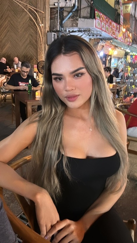 chica trans caliente bonita foto
