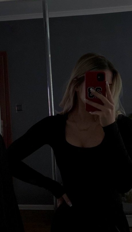 teen mirror hd image