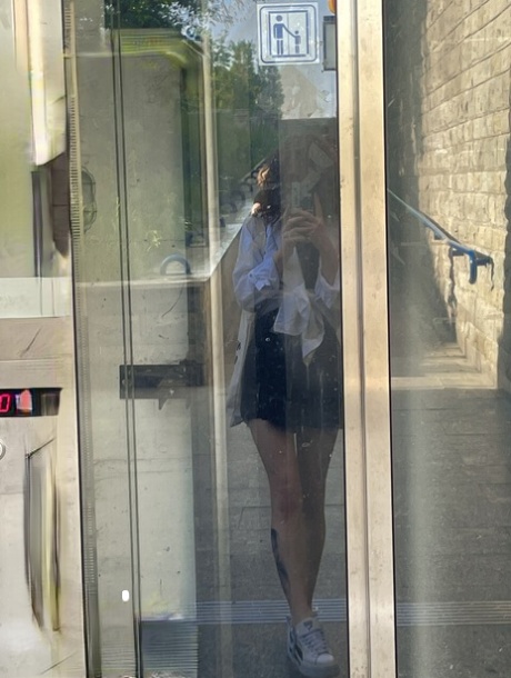 teen mirror free xxx photo