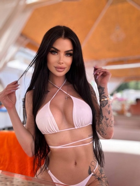 bikini gros seins sexe parfait collection
