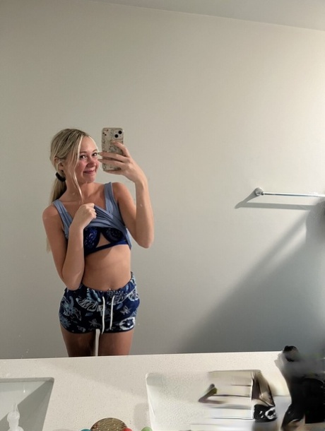 spiegel selfie volwassen hoge kwaliteit foto's
