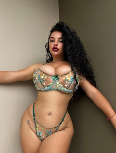 knubbig babe top xxx galleri