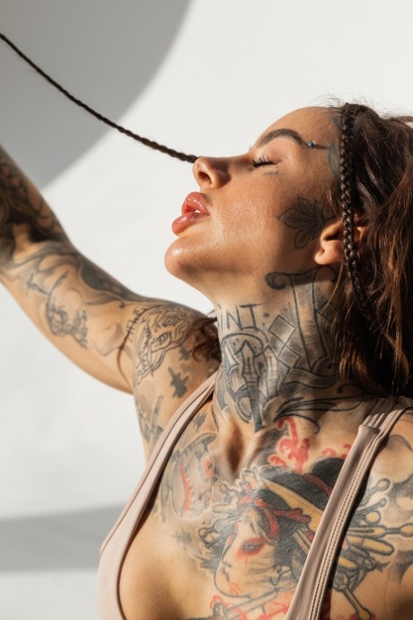 fake lips hot archive