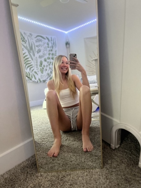 mršava tinejdžerica s ogromnim sisama seks fotografija
