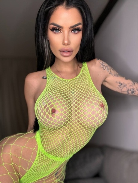 tato payudara besar porno panas gambar
