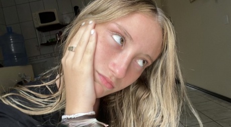 selfie free sexy pic
