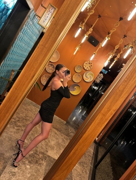 teen mirror pornographic photos