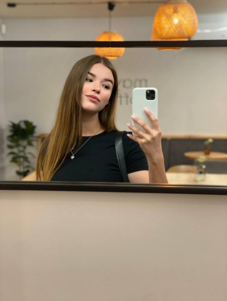 teen mirror porno img