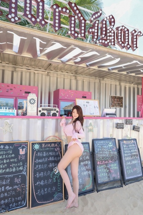 payudara besar cantik gambar