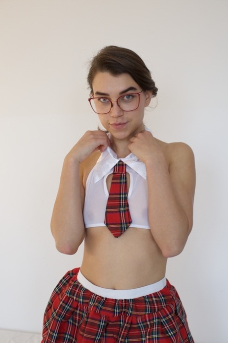adolescente morena delgada sexo pornografico archivo