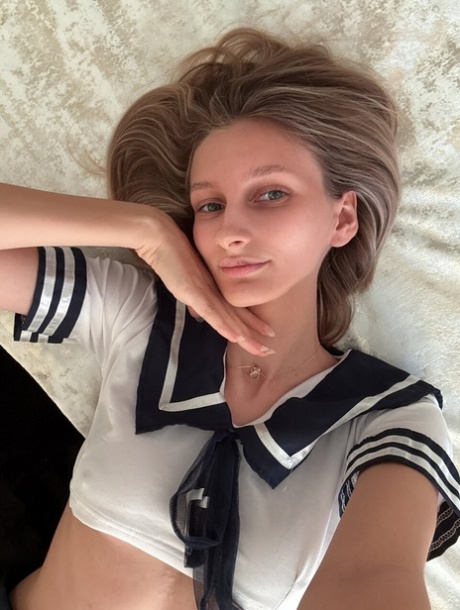 olieret teenager smuk top img