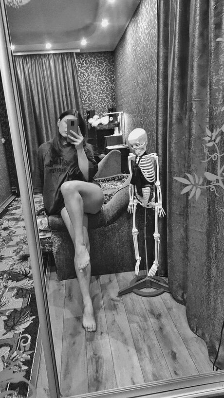 teen mirror xxx gallery