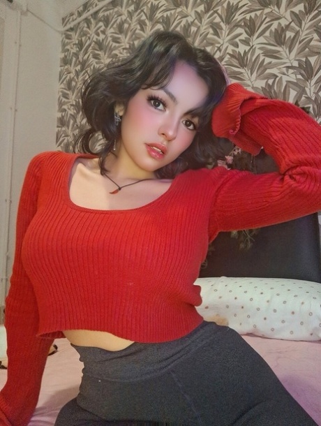 morena con curvas alta definición sexy galerías