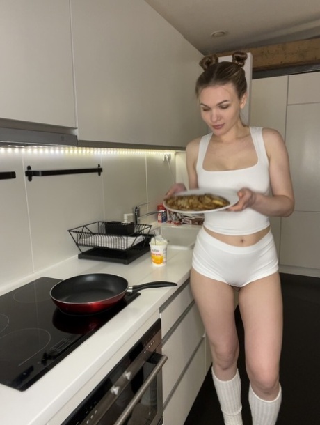 sitna plavuša tinejdžerica xxx fotografije