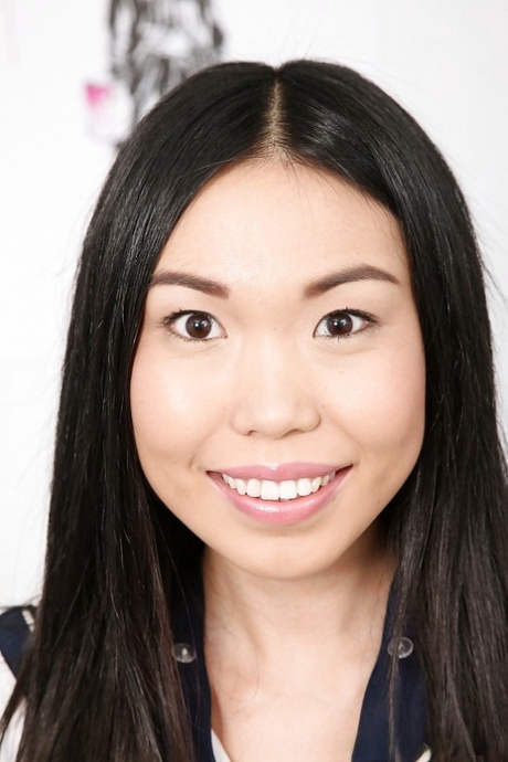 Nicoline Yiki pornstar perfect pic