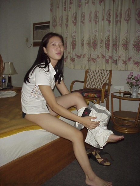 asian undressing sexy gallery