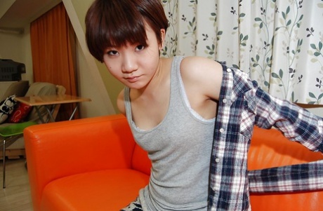 asian undressing sexy nude pics