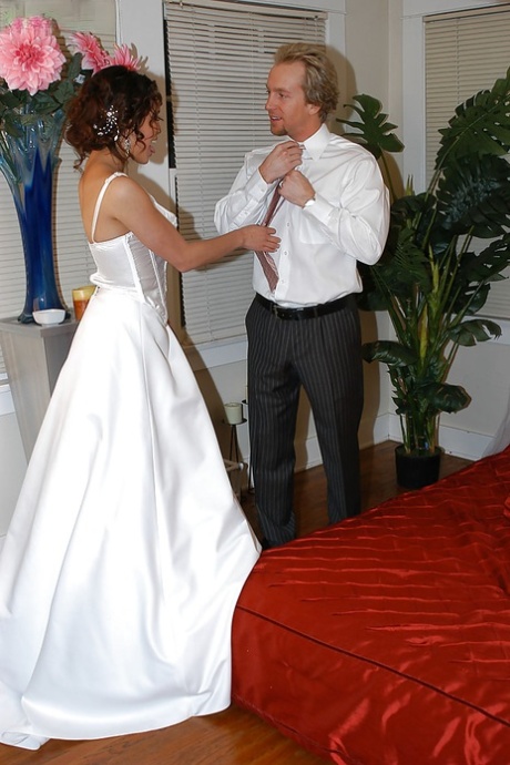 bride hot photo