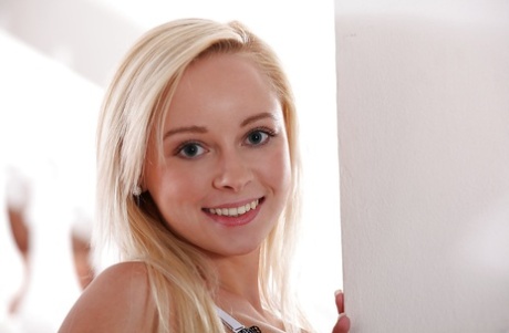 Naomi Nevena art star galleries