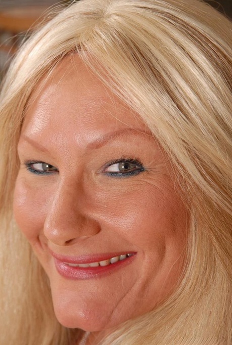 cara de abuela bien caliente imagen