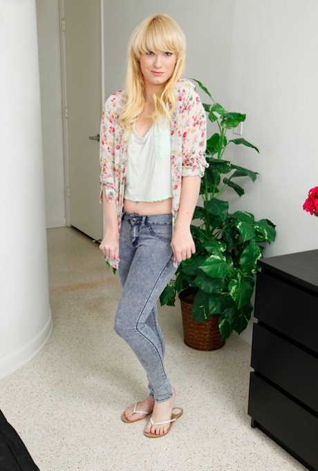 Lila Rose star naked img
