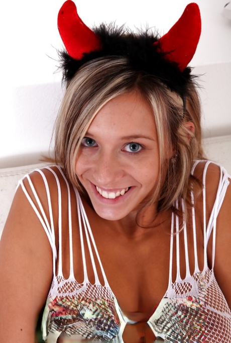 Tracy Loves adult actress photo