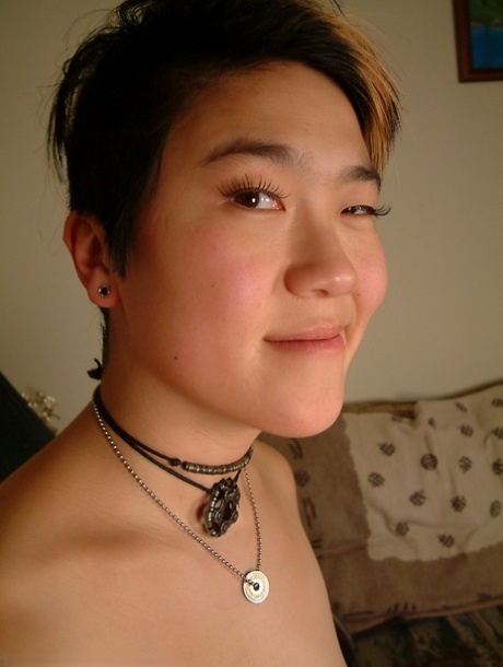 asiática de pelo corto gratis xxx fotos