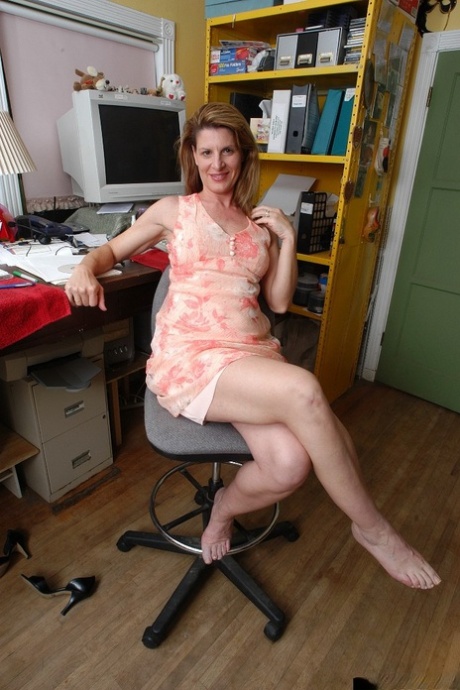 Linda Roberts naked star images