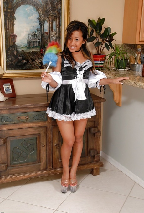 asian maid beautiful naked galleries