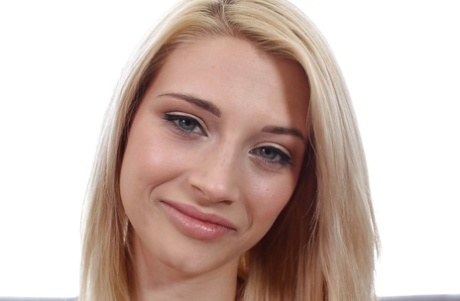 Aubrey Gold sexy pornstar pics