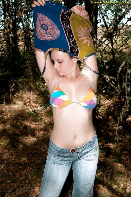 brunetka sekretářka dokonale sexy img