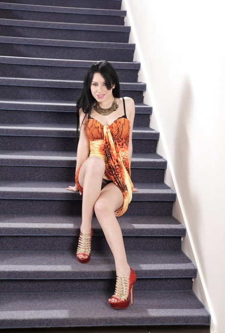 Luna Oara pornographic model img