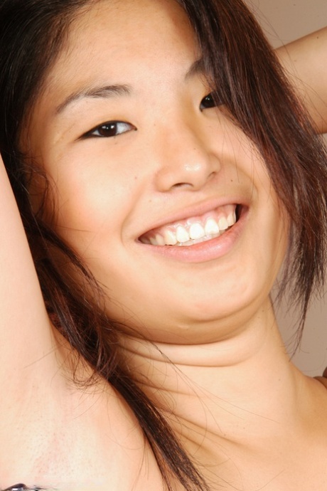亚洲面孔 美麗的裸體 畫廊