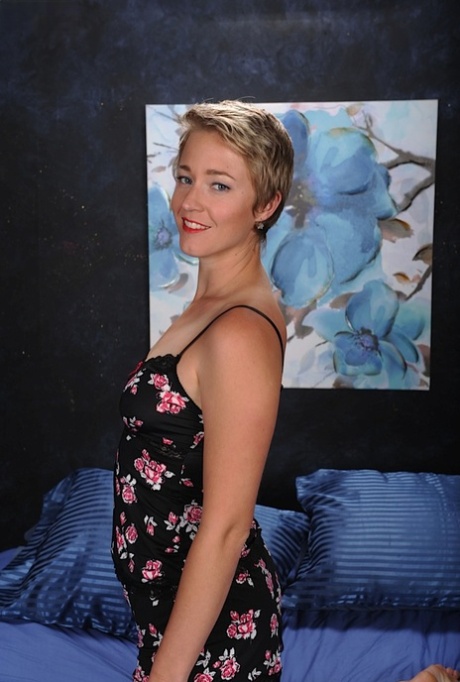 Liz Sophia pornographic star pictures