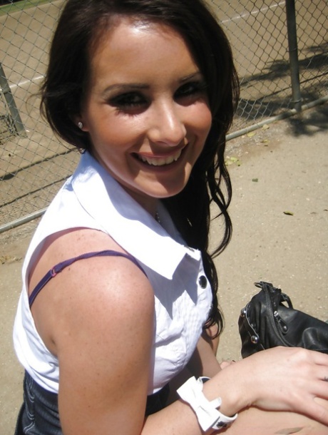 Mia Valentine star free pics