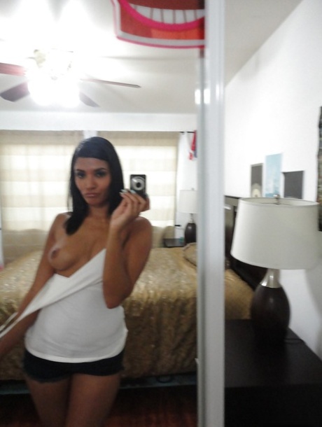 Shazia Sahari hot star images